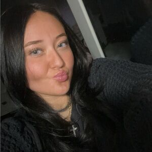 Meet your Posher, Daniela